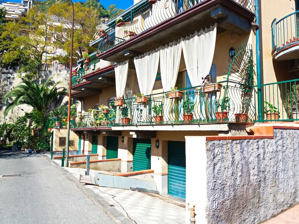 Bed And Breakfast Rosangela Таормина Екстериор снимка