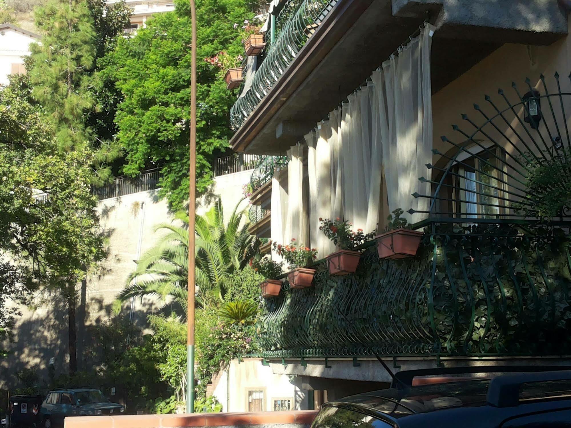 Bed And Breakfast Rosangela Таормина Екстериор снимка